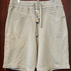 Men’s Onassis 100% Cotton Shorts with front and back pockets